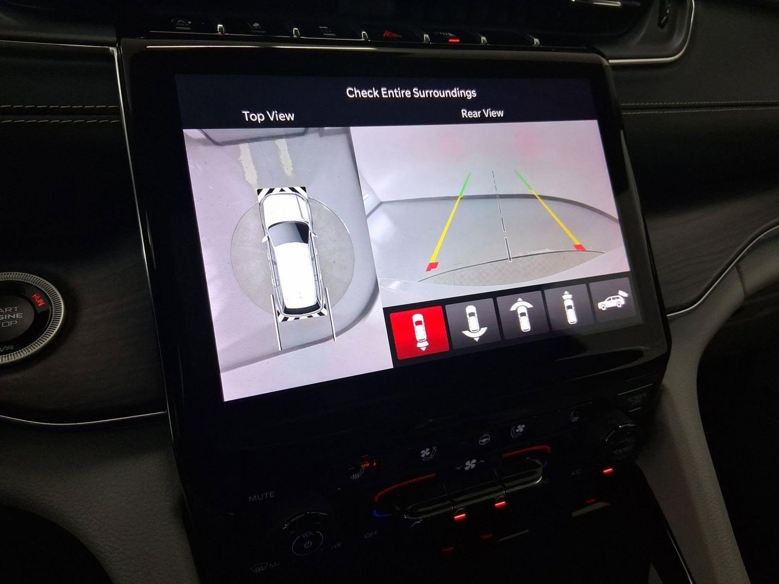 Used 2023 Jeep Grand Cherokee Overland w/ Adv Protech Group III image 27