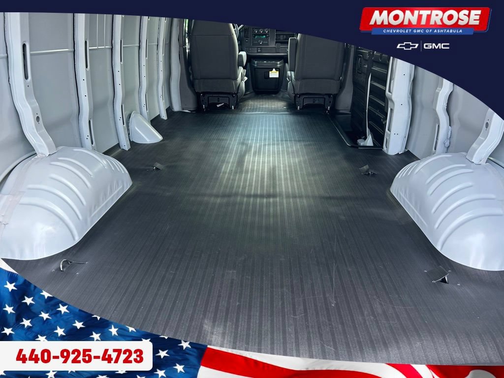 New 2026 GMC Savana 3500 Extended w/ Driver Convenience Package RWD image 21