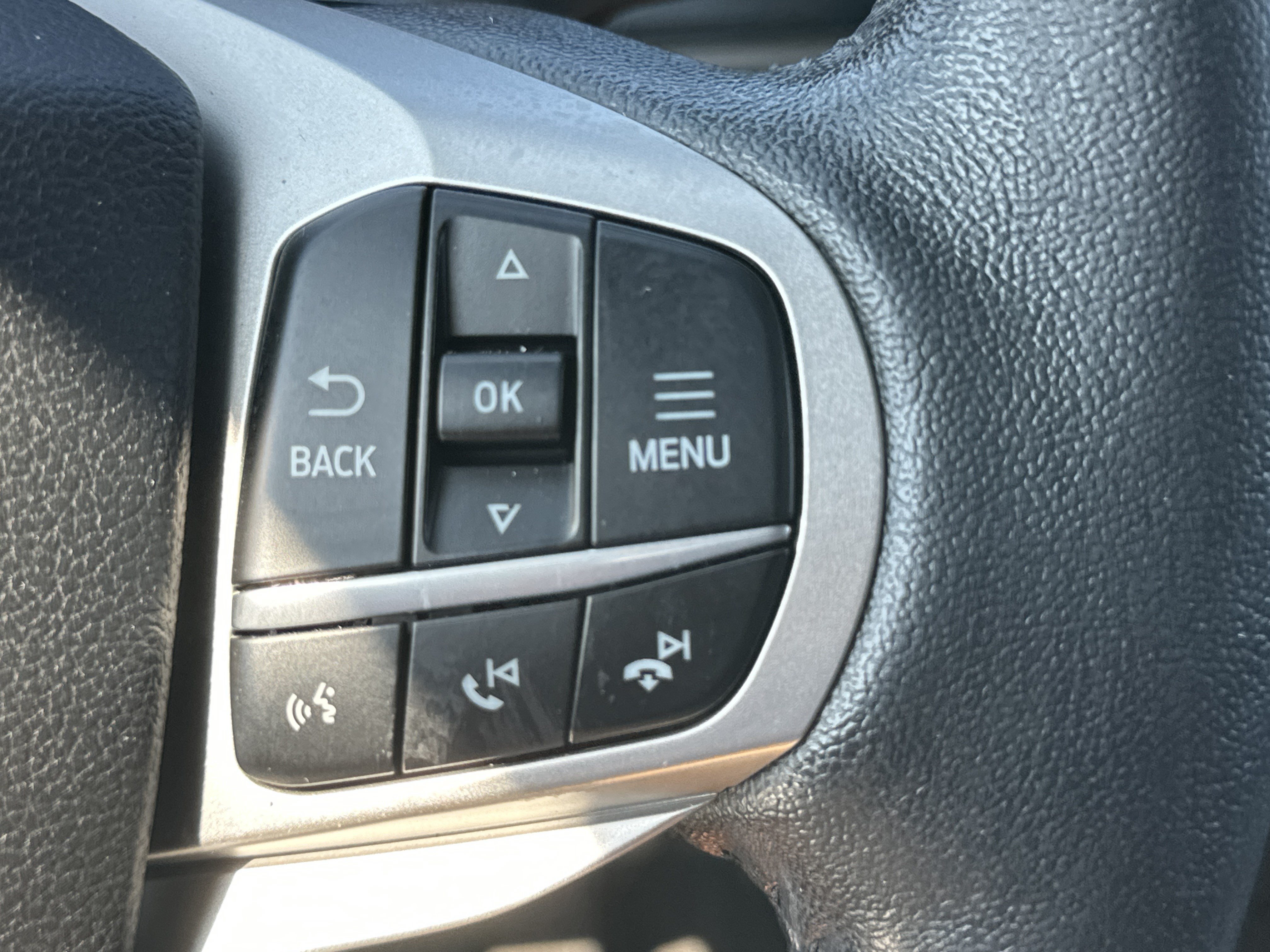 Used 2021 Ford Explorer Limited w/ Equipment Group 301A AWD/4WD image 28