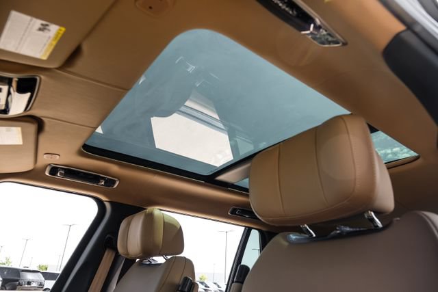 New 2026 Land Rover Range Rover Long Wheelbase Autobiography AWD/4WD image 5