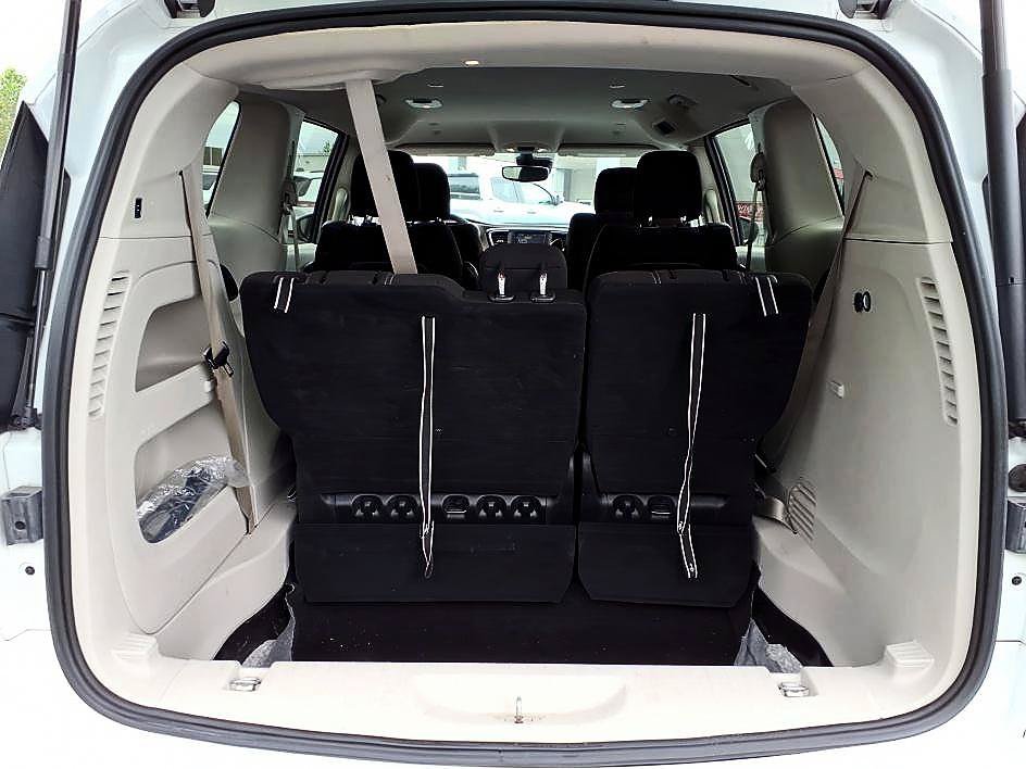Used 2023 Chrysler Voyager LX FWD image 10