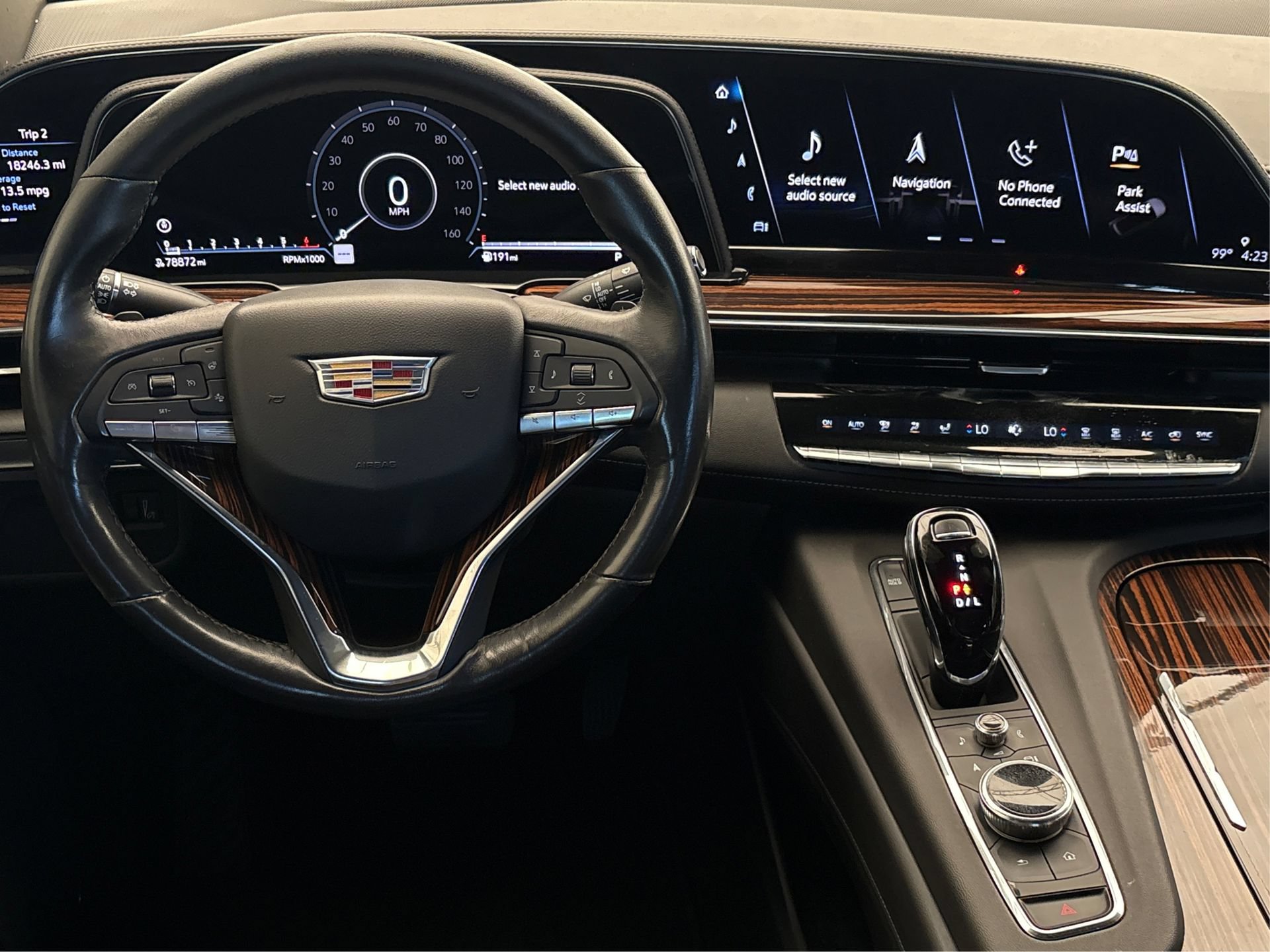 Used 2023 Cadillac Escalade ESV Luxury RWD image 16
