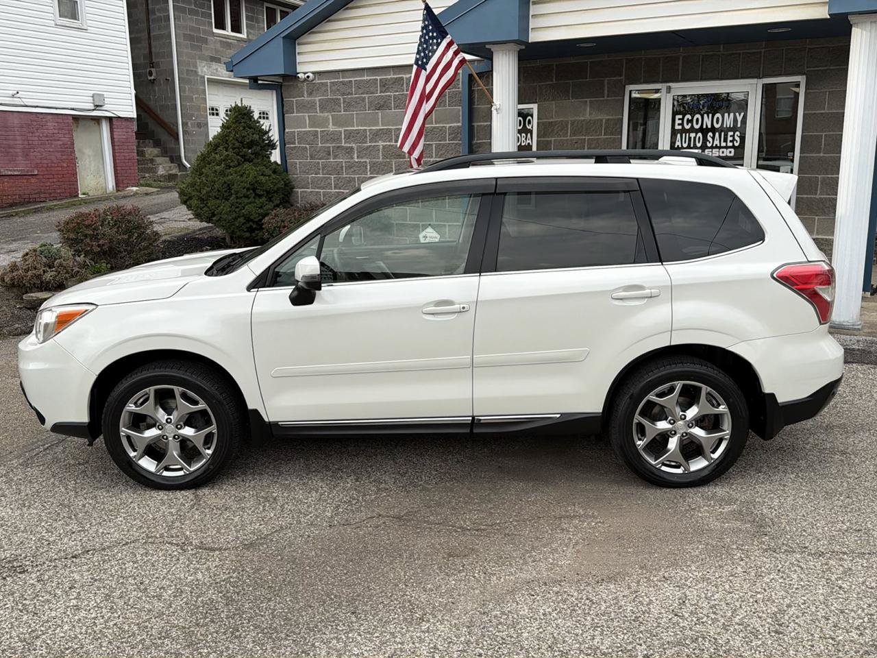 Used 2016 Subaru Forester 2.5i Touring AWD/4WD image 7