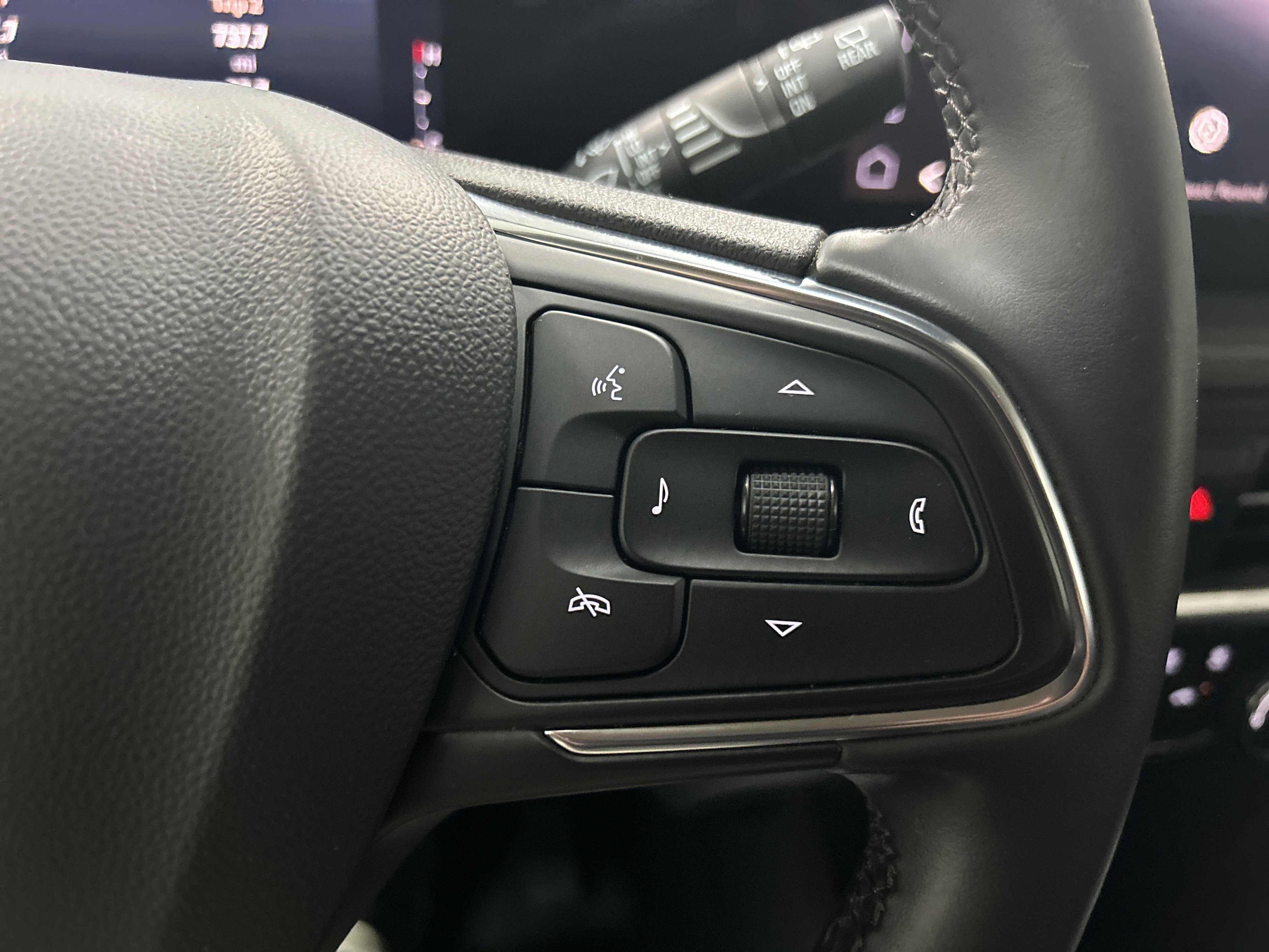 Used 2024 Buick Encore GX Sport Touring image 15