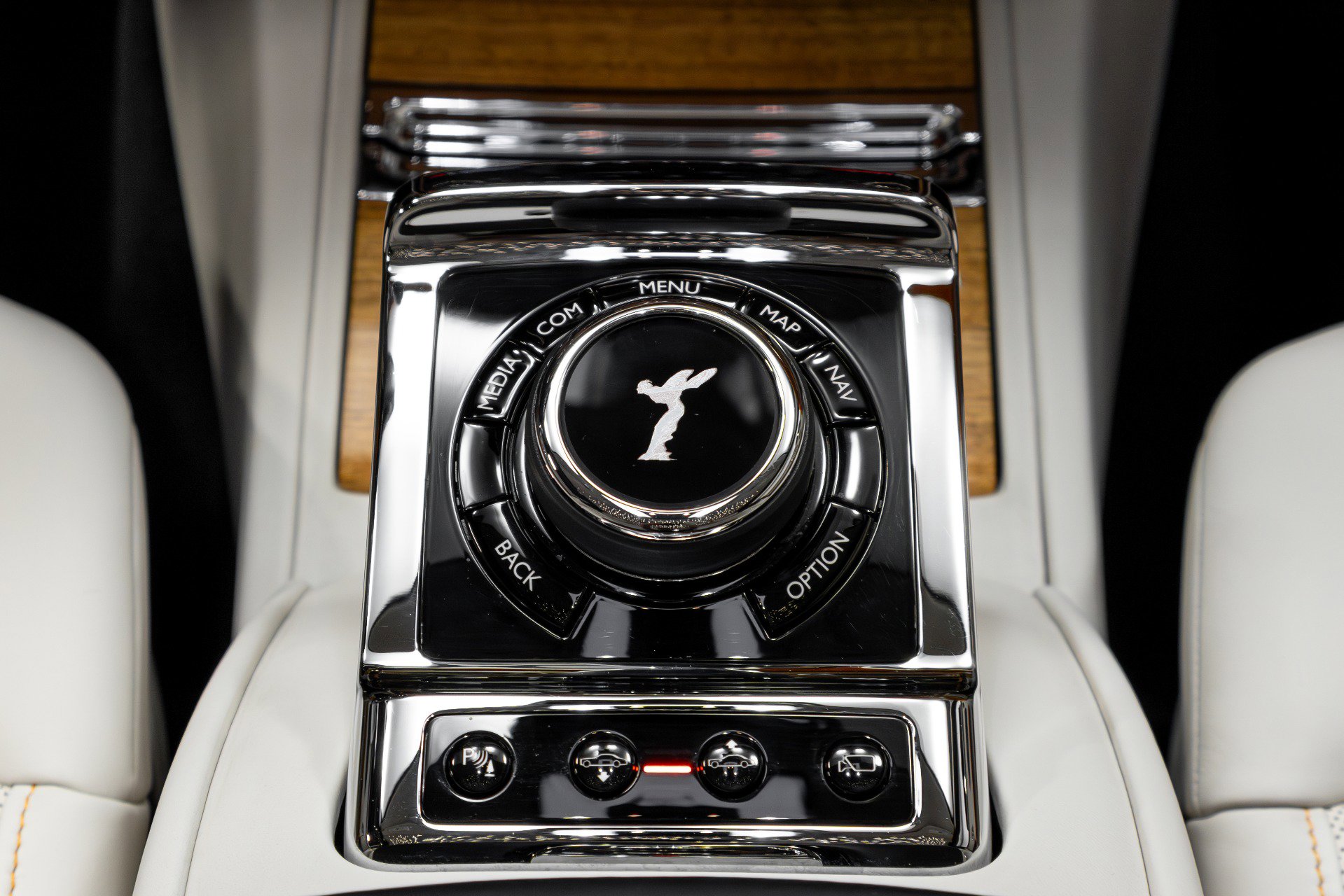 Used 2019 Rolls-Royce Phantom Sedan image 44