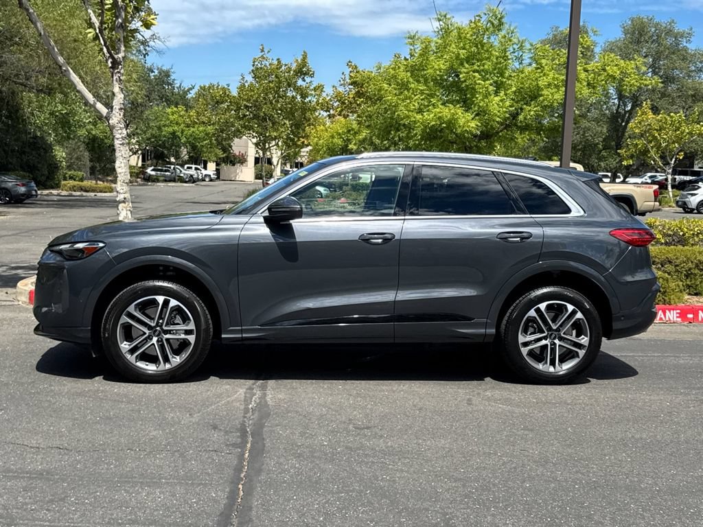 Certified 2025 Audi Q5 Premium w/ Convenience Package AWD/4WD image 10