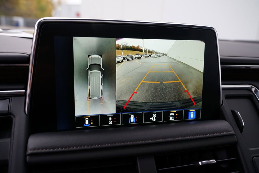 Used 2023 Chevrolet Suburban High Country w/ Premium Package image 36