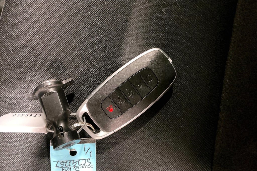 Used 2025 Nissan Pathfinder S FWD image 12