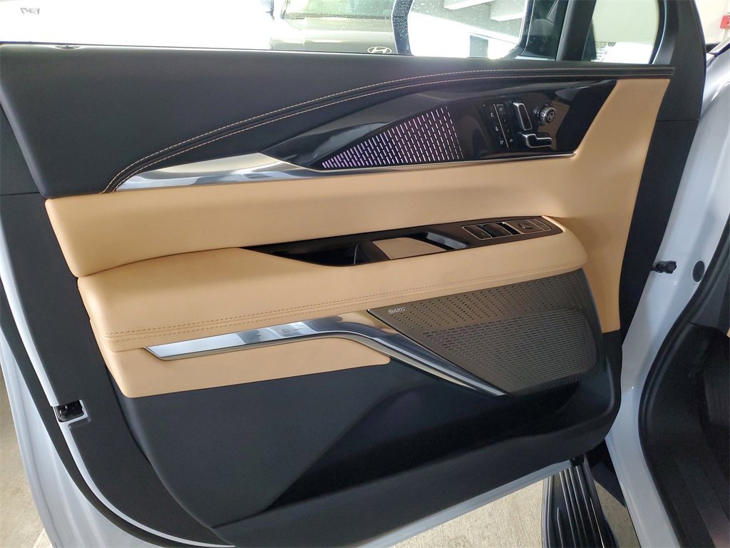 New 2026 Cadillac Escalade IQL Sport 2 w/ LPO, ONYX Package image 15