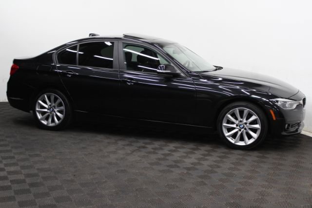 Used 2018 BMW 320i Sedan RWD image 3