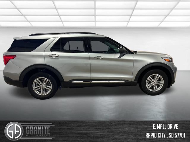 Used 2024 Ford Explorer XLT AWD/4WD image 6