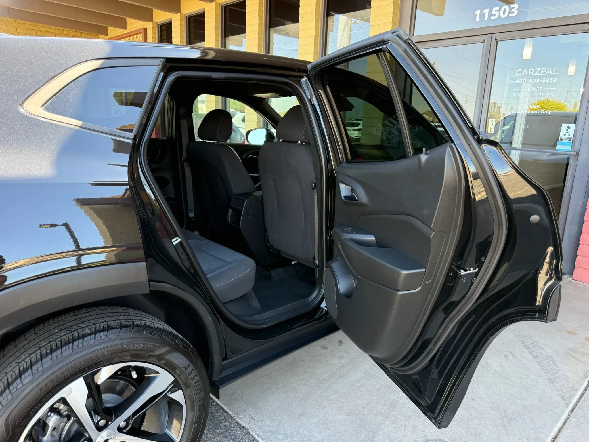 Used 2024 Chevrolet Trax RS FWD image 26