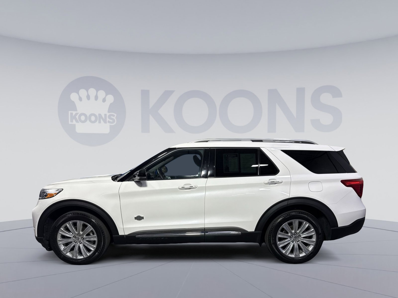 Used 2022 Ford Explorer King Ranch w/ Premium Technology Package AWD/4WD image 2