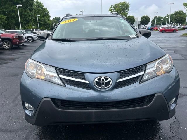 Used 2014 Toyota RAV4 LE AWD/4WD image 2
