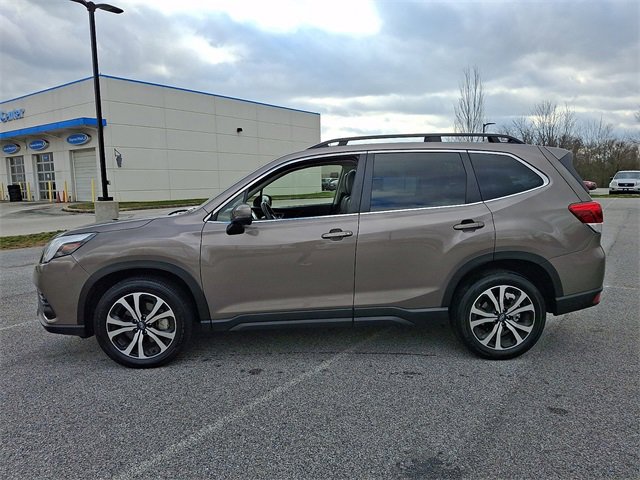 Used 2023 Subaru Forester Limited image 7
