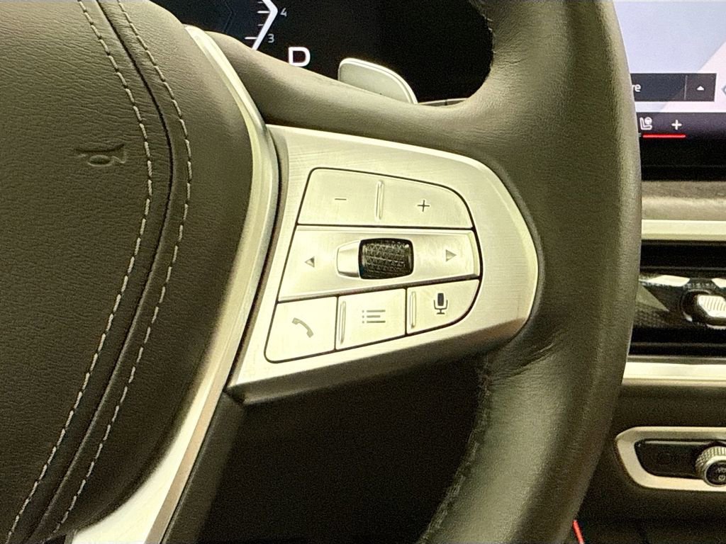 Certified 2025 BMW X7 xDrive40i w/ Parking Assistance Package image 12