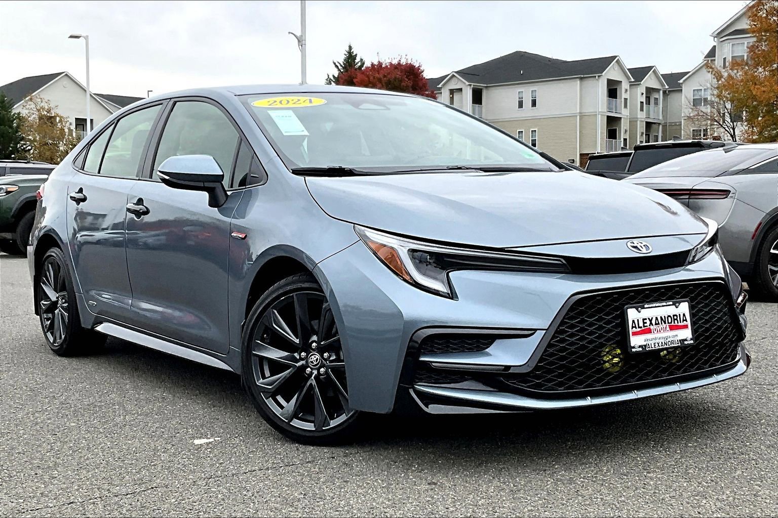 Used 2024 Toyota Corolla SE image 2