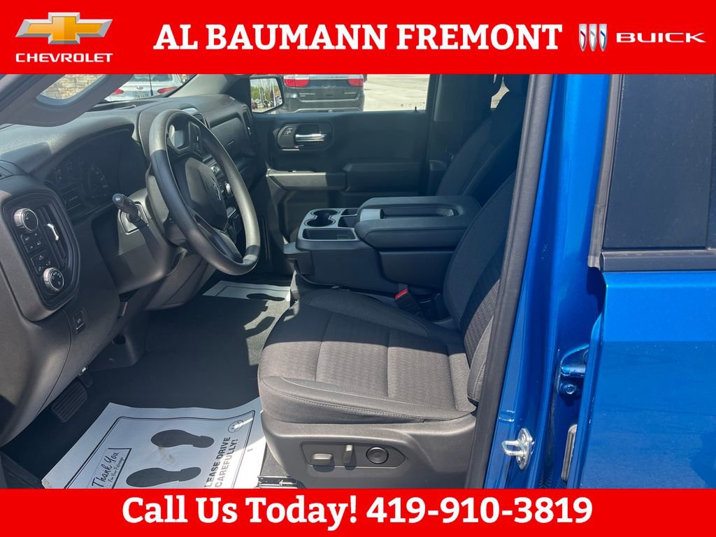 Used 2023 Chevrolet Silverado 1500 Custom w/ Rally Edition AWD/4WD image 9