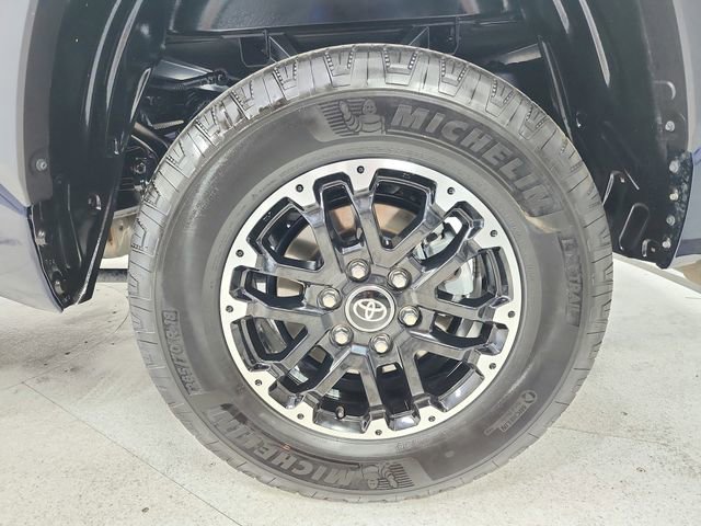 Used 2025 Toyota Tundra SR5 AWD/4WD image 43