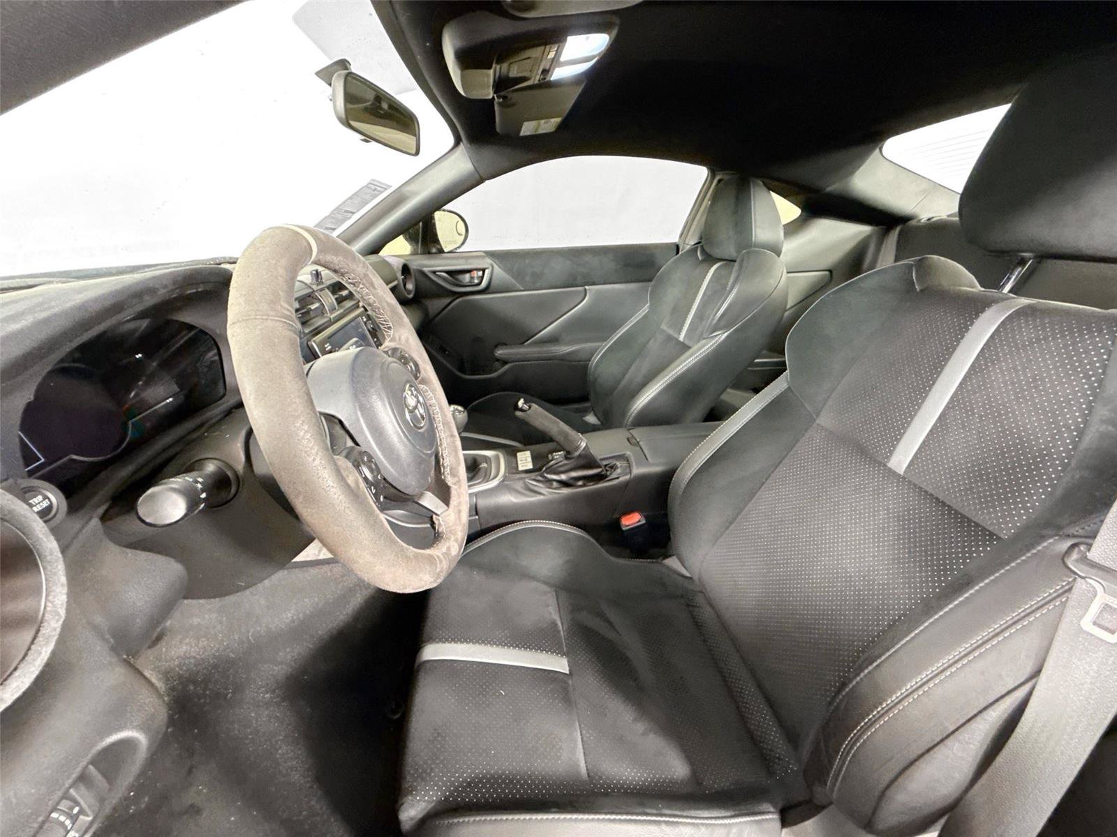 Used 2023 Toyota GR86 Premium RWD image 3