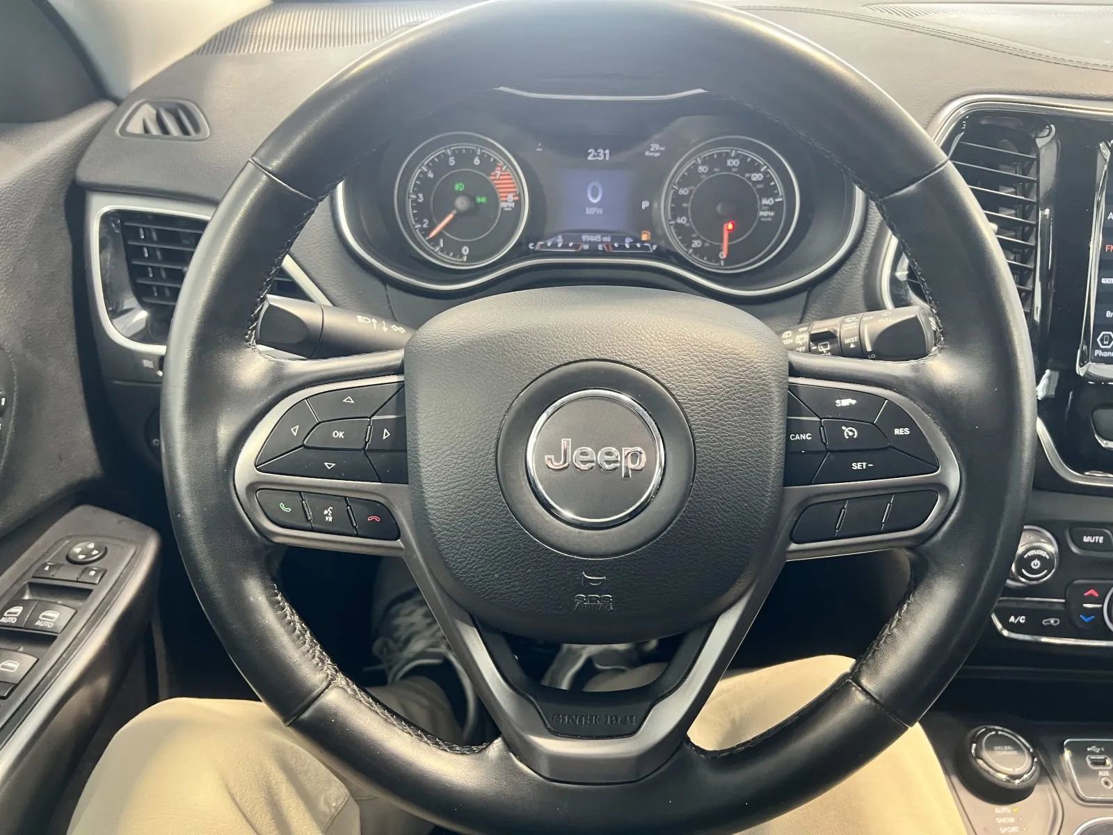 Used 2020 Jeep Cherokee Limited image 34