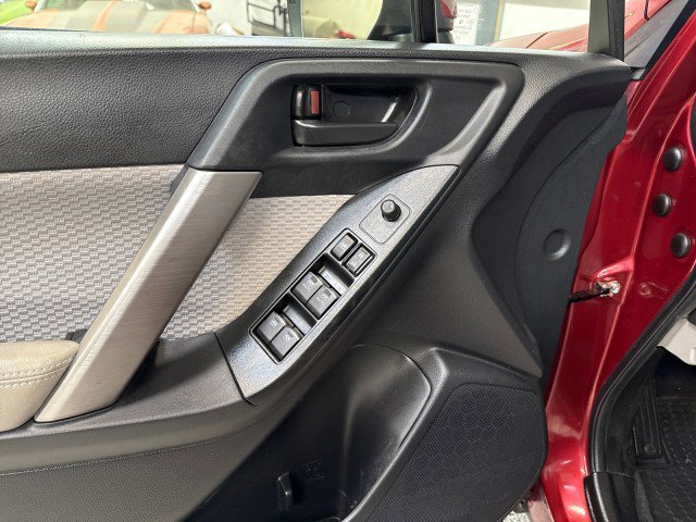 Used 2017 Subaru Forester 2.5i Premium w/ All-Weather Package image 24