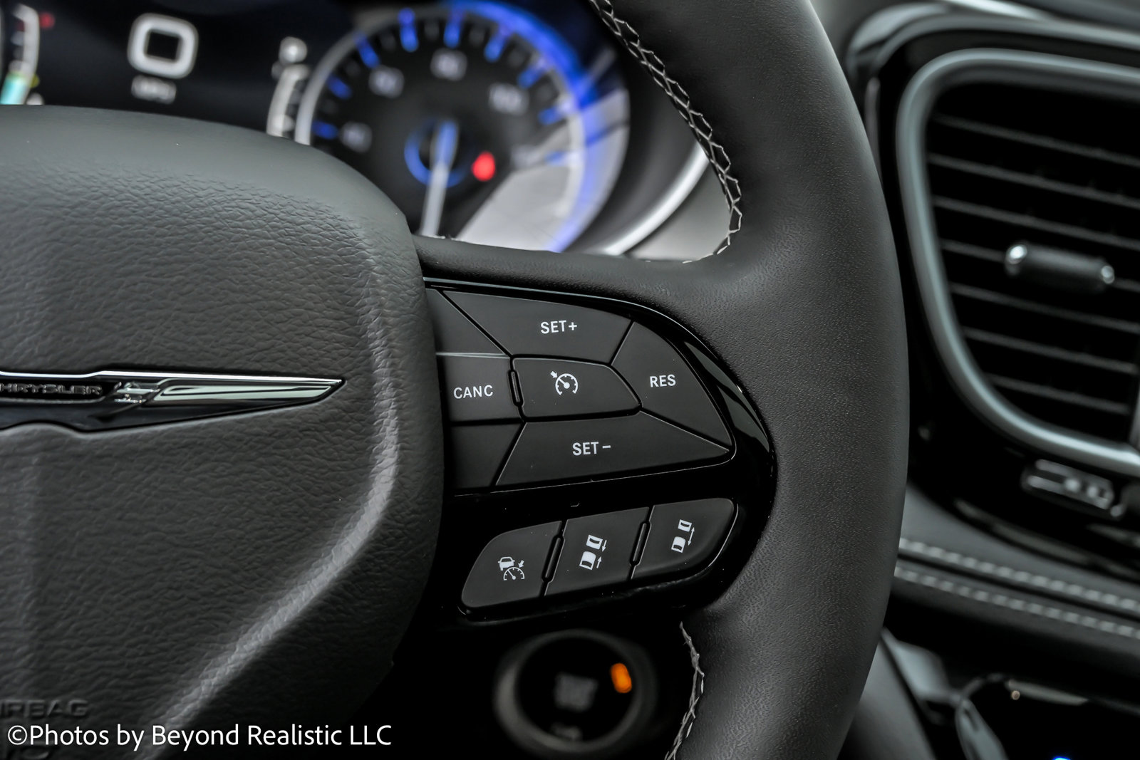 Used 2024 Chrysler Pacifica Limited w/ S Appearance Package image 35