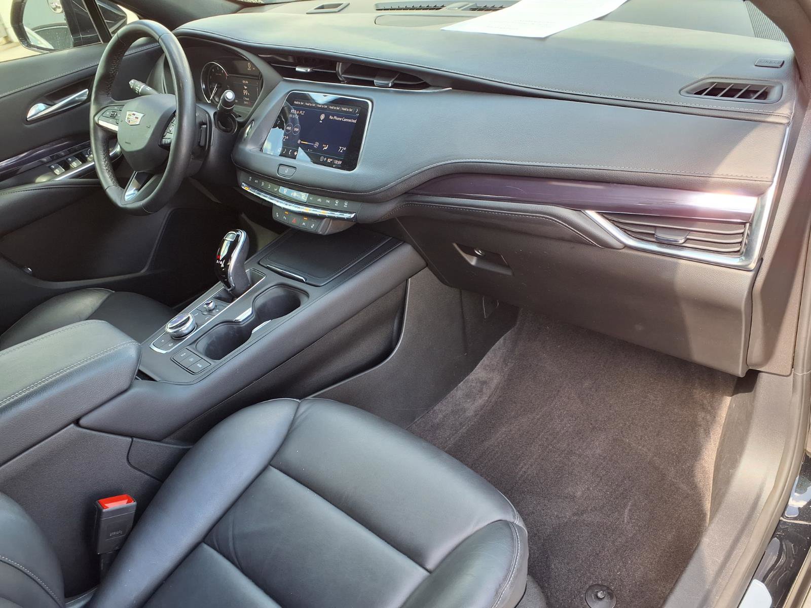 Certified 2023 Cadillac XT4 Luxury w/ Cold Weather Package image 8