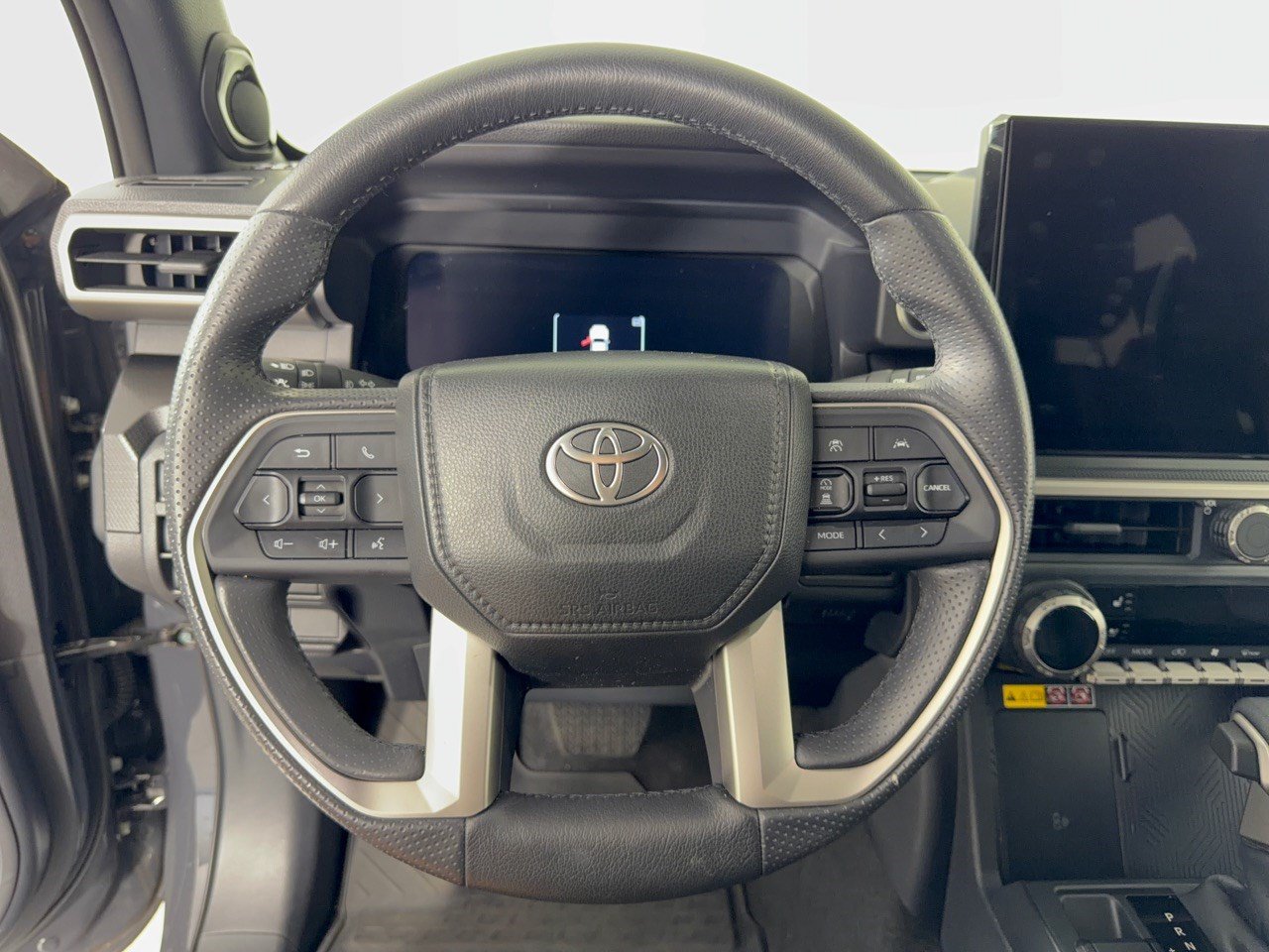 Used 2025 Toyota 4Runner Limited AWD/4WD image 10