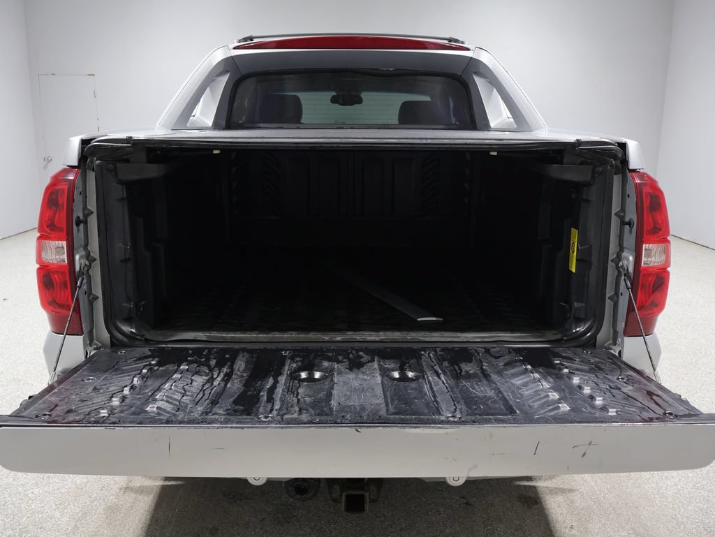 Used 2013 Chevrolet Avalanche LTZ AWD/4WD image 4