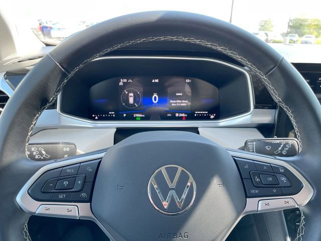 Used 2025 Volkswagen Taos SE image 19