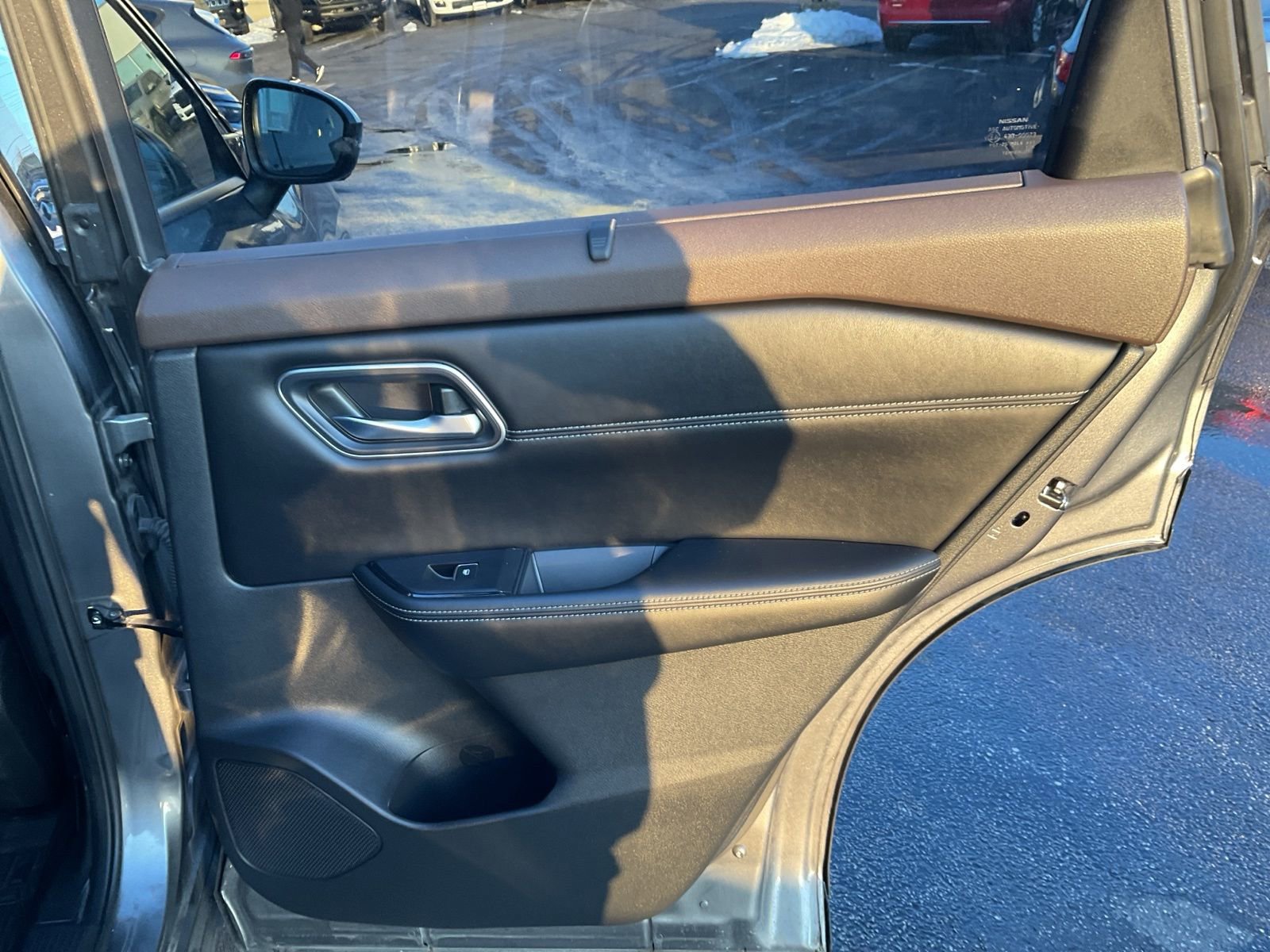 Used 2021 Nissan Rogue Platinum image 48