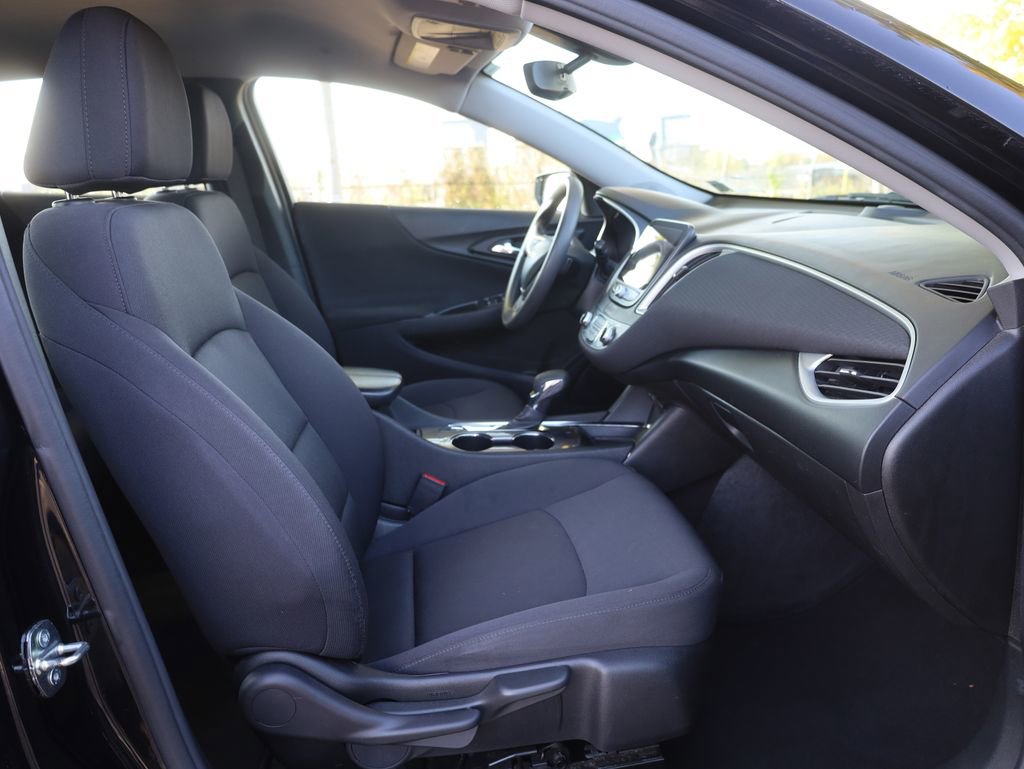 Used 2022 Chevrolet Malibu LT image 13