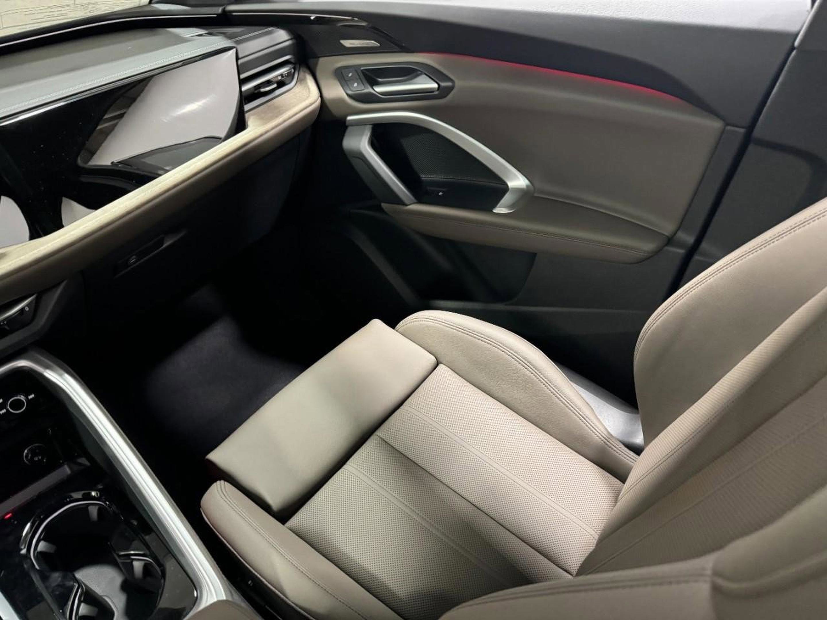 New 2025 Audi Q5 Premium Plus image 17