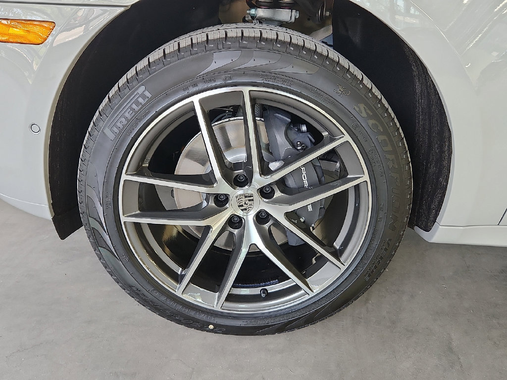 New 2026 Porsche Macan AWD/4WD image 10