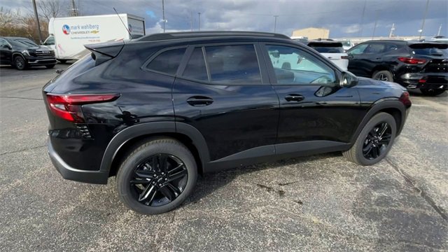 New 2026 Chevrolet Trax ACTIV w/ Sunroof Package image 2