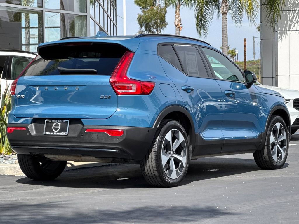 Certified 2025 Volvo XC40 B5 Plus image 5