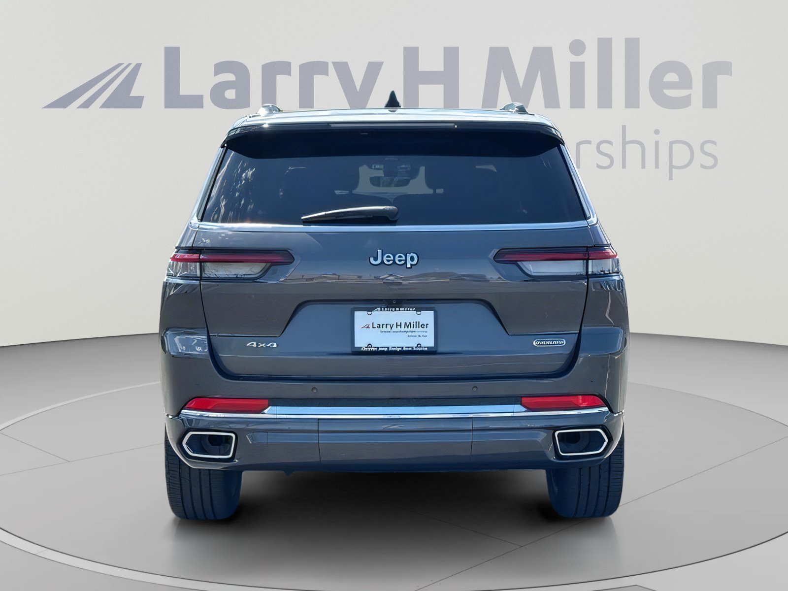 Used 2023 Jeep Grand Cherokee L Overland AWD/4WD image 4