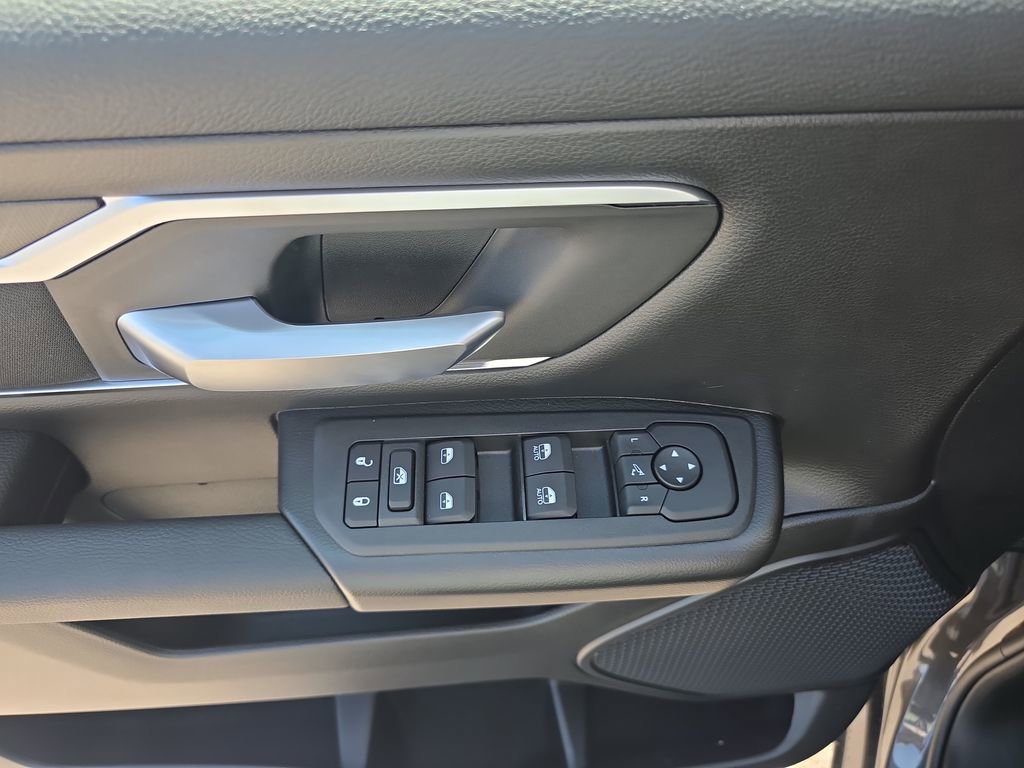 New 2026 RAM 1500 4x4 Crew Cab image 10