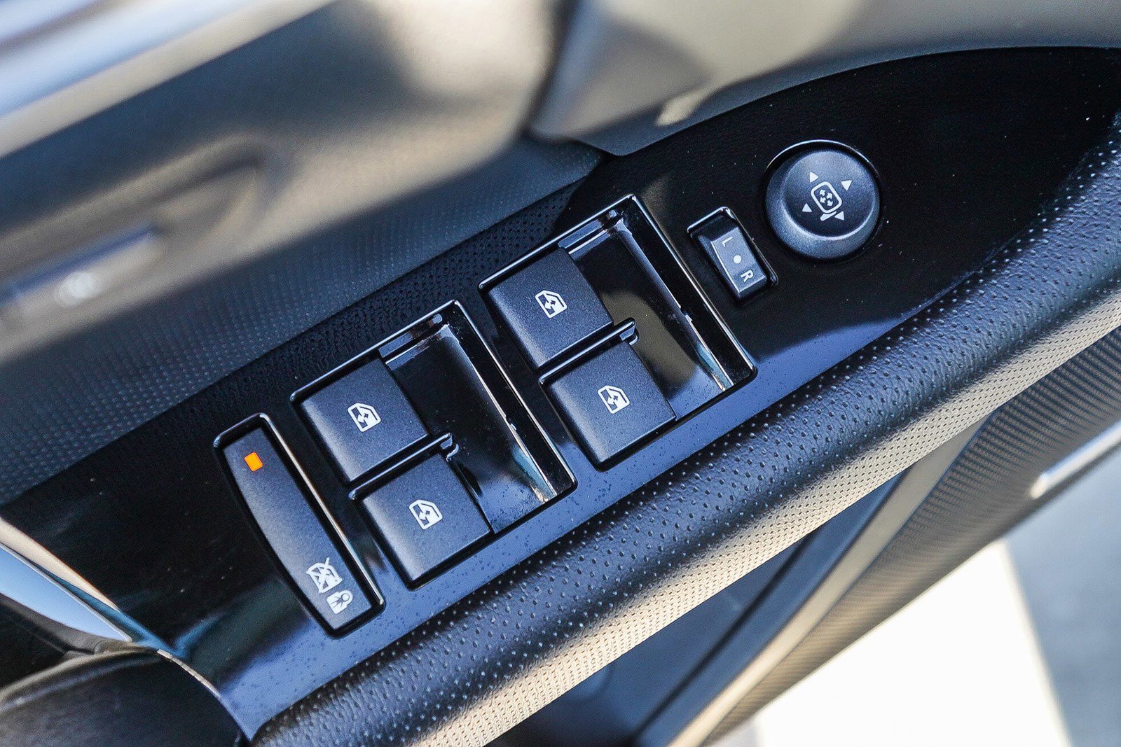 Used 2013 Cadillac XTS Luxury w/ Driver Awareness Package image 23