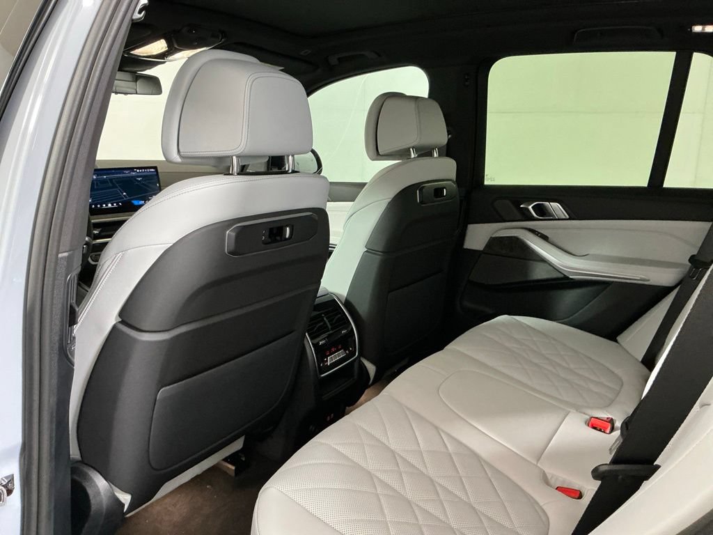 New 2026 BMW X5 xDrive40i w/ M Sport Package AWD/4WD image 25