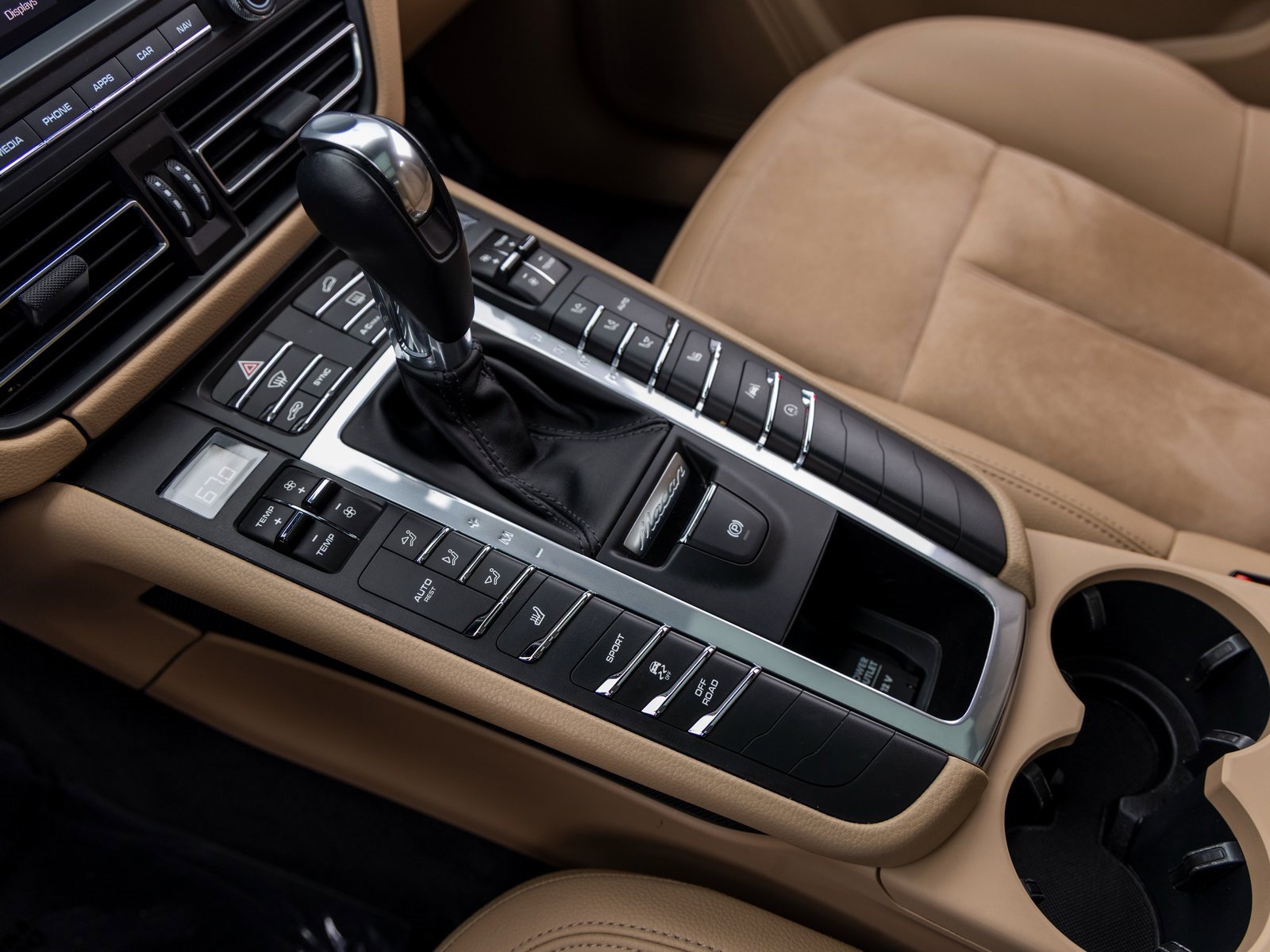 Used 2020 Porsche Macan image 37