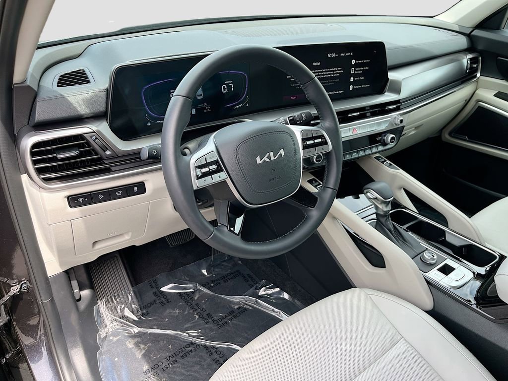 Certified 2025 Kia Telluride S image 17