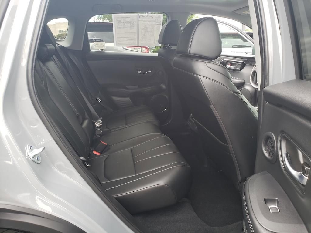 Certified 2025 Acura ADX AWD image 33