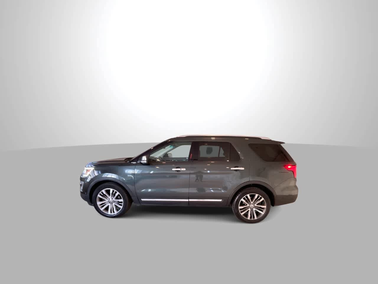 Used 2016 Ford Explorer Platinum AWD/4WD image 5