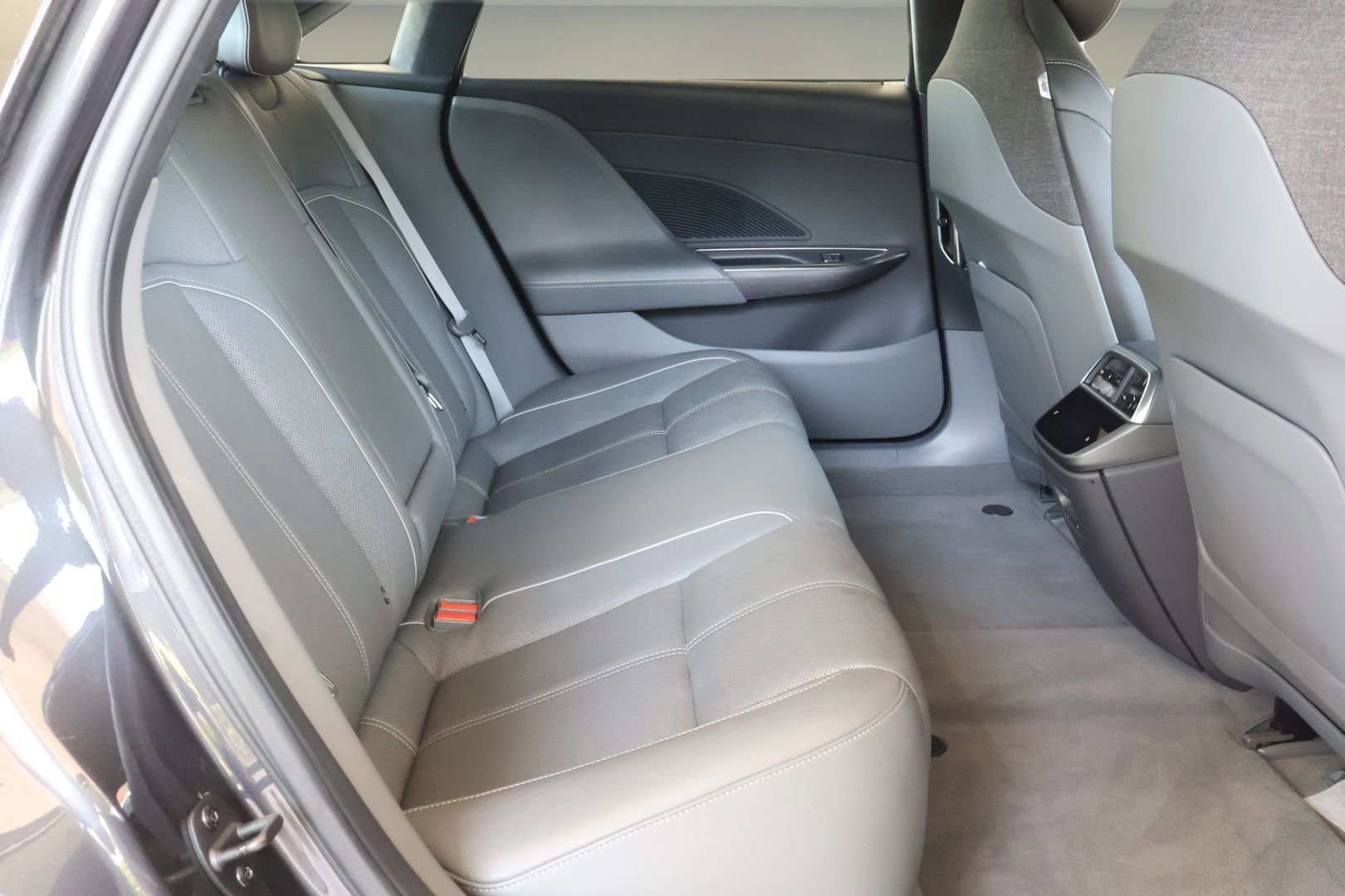 Used 2022 Lucid Air Grand Touring image 19