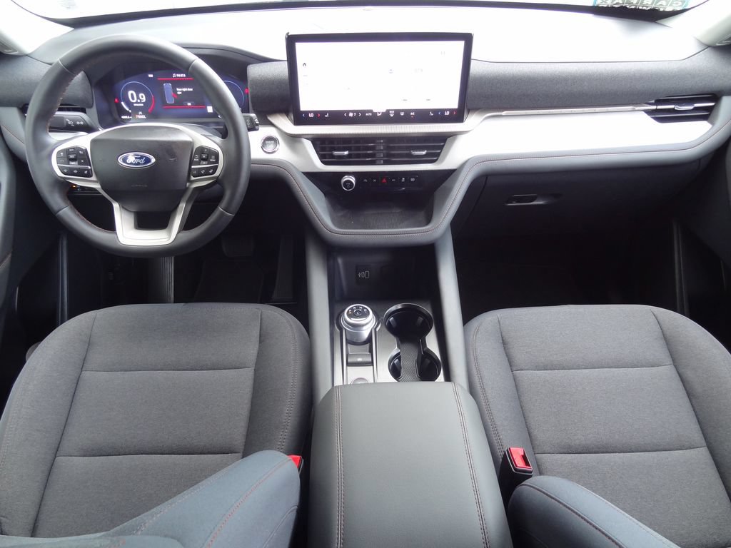 Used 2026 Ford Explorer Active AWD/4WD image 14