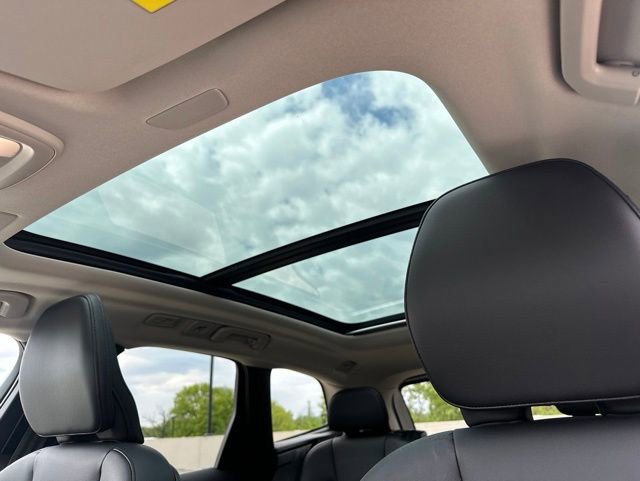 Certified 2023 Volvo XC60 B5 Core w/ Climate Package AWD/4WD image 18