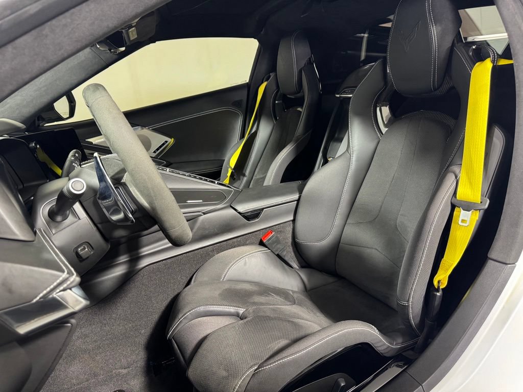 Used 2025 Chevrolet Corvette Stingray Premium Cpe RWD image 13