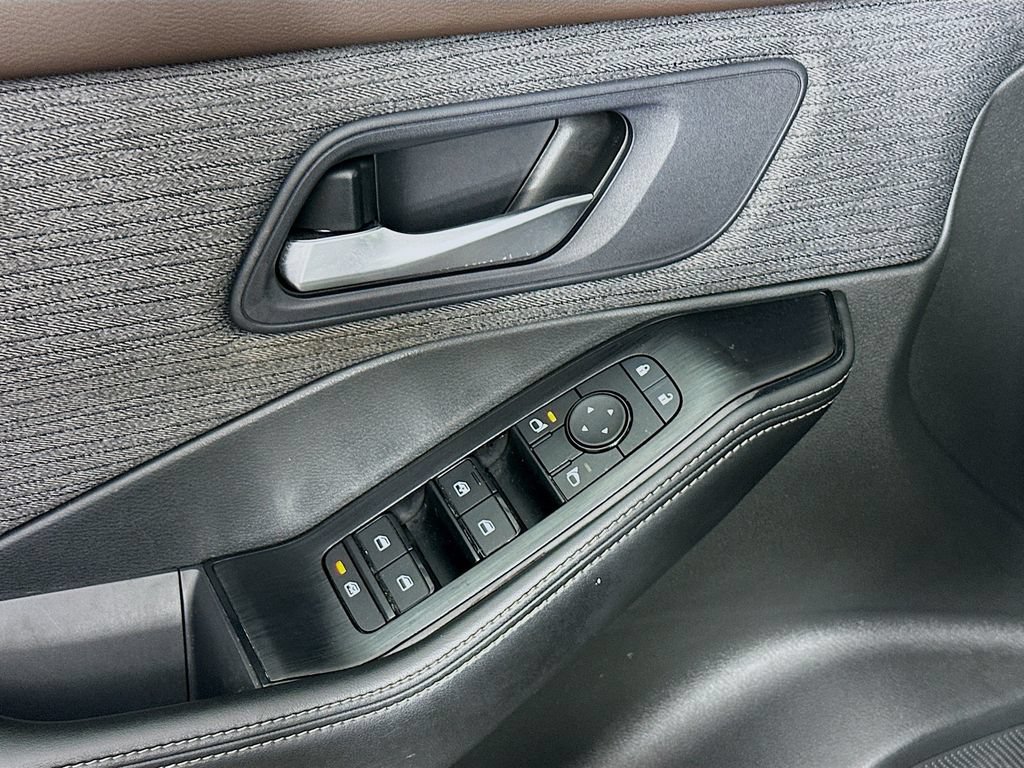 Certified 2023 Nissan Rogue SV AWD/4WD image 24